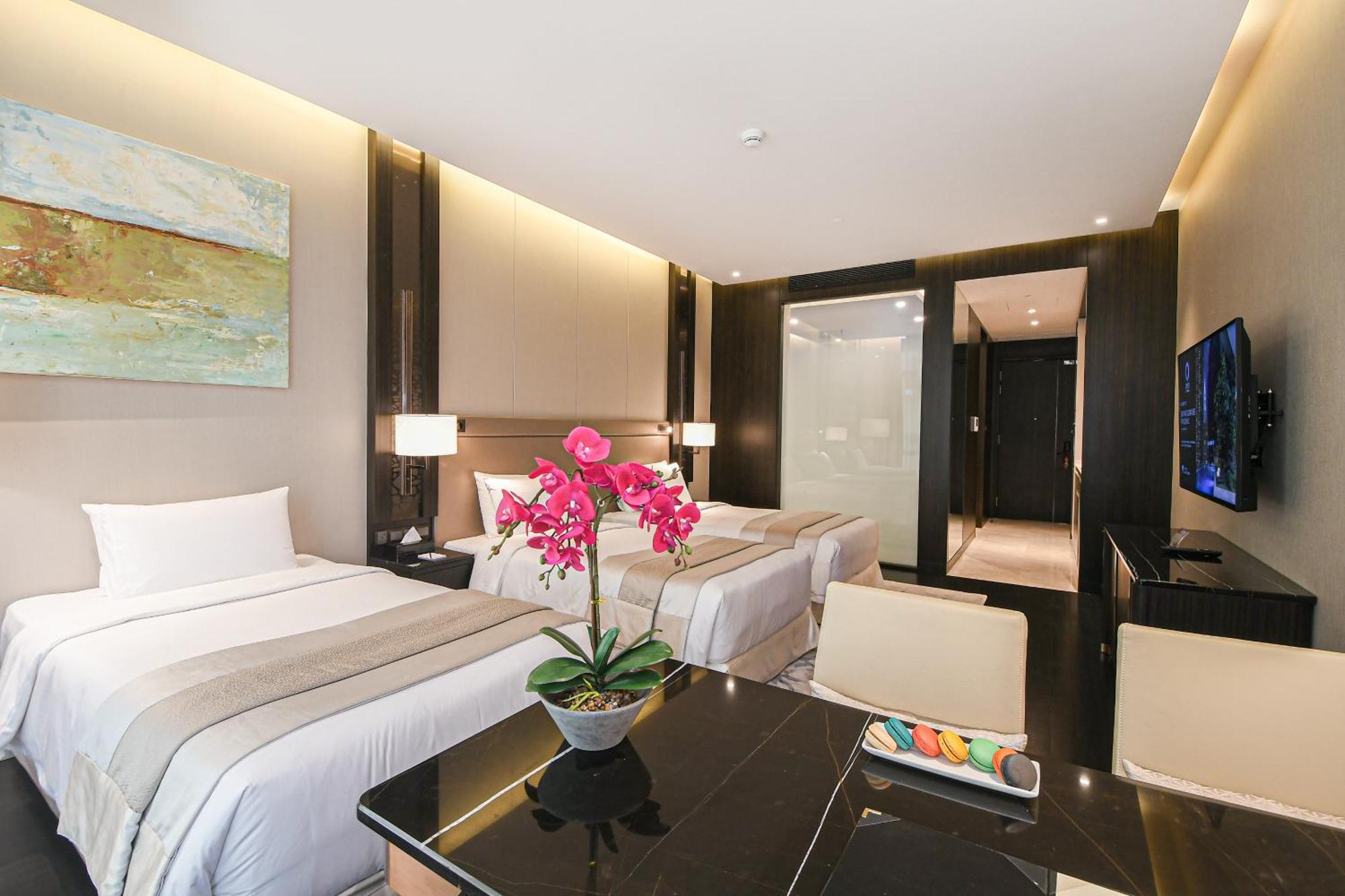 Banyan Signatures Pavilion Apartment *